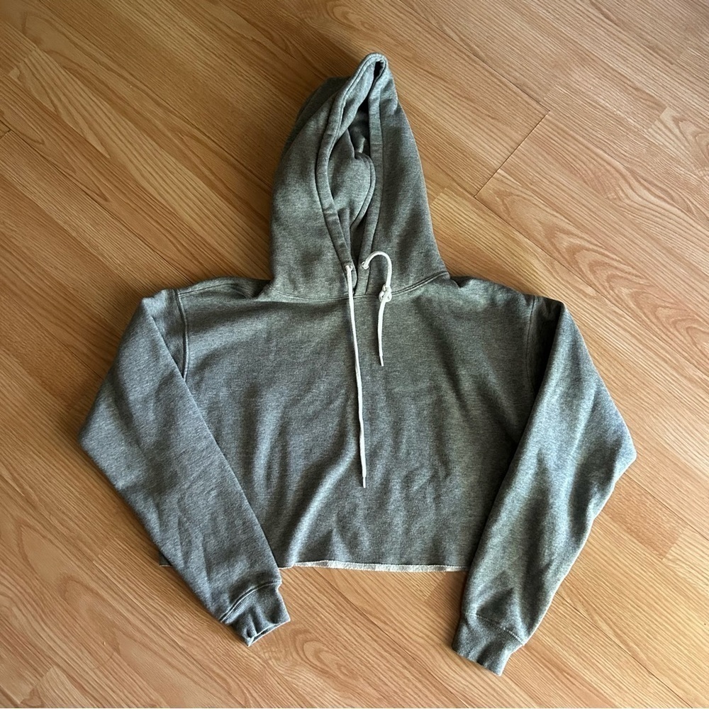 Wild Fable Gray Hooded Cropped Sweatshirt Medium